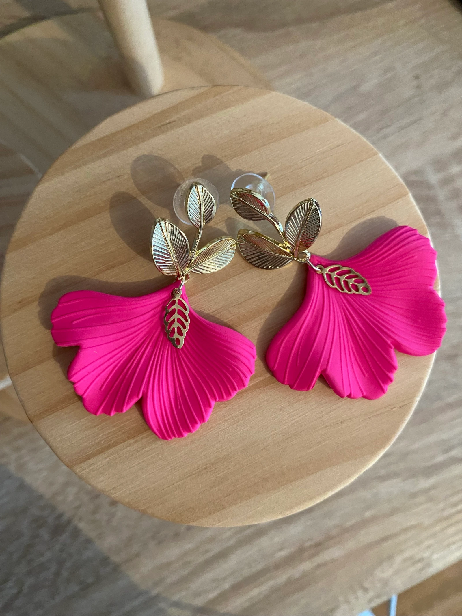 Fuchsia Gingko blad oorbellen – photo 6